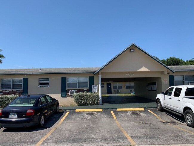 Interior Photo - 6031 Polk St Hollywood, FL 33024