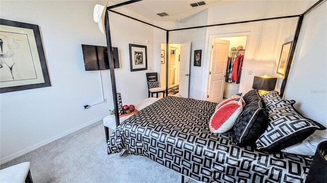 Building Photo - 5639 N Honore Ave