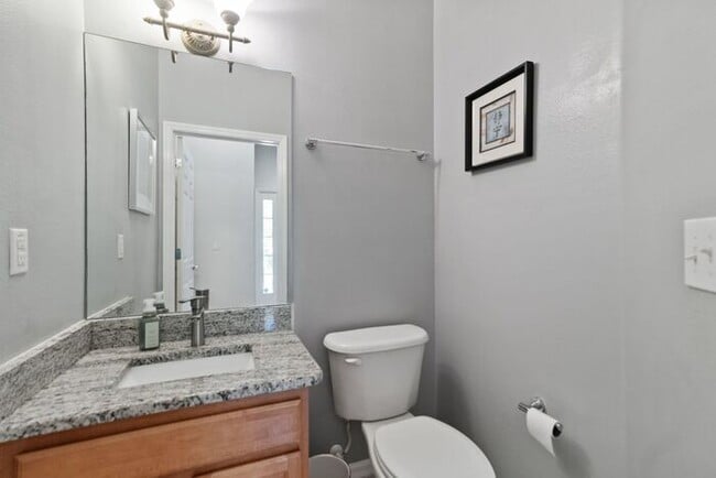 Building Photo - West Meadows 3 Bedroom Townhome Awaits!