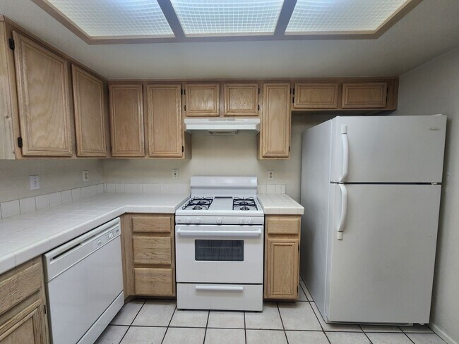 Building Photo - Great Location in Green Valley