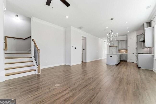 Building Photo - 2025 Abbey Rd