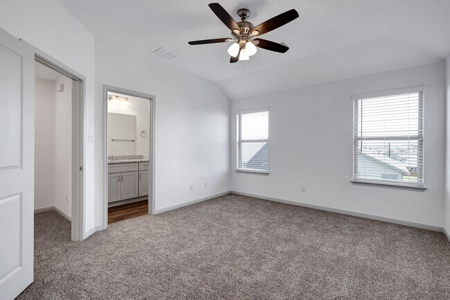 Building Photo - Beautifully Designed Townhome with Upscale Finishes