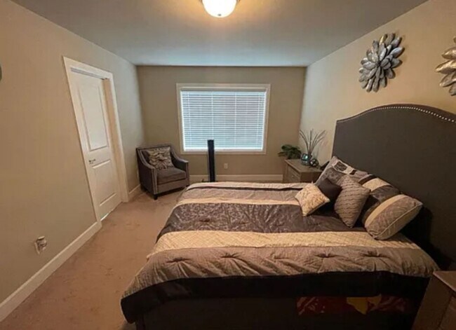 Building Photo - Bothell Home