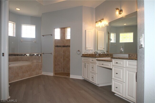 Building Photo - 3129 SW 26th Pl