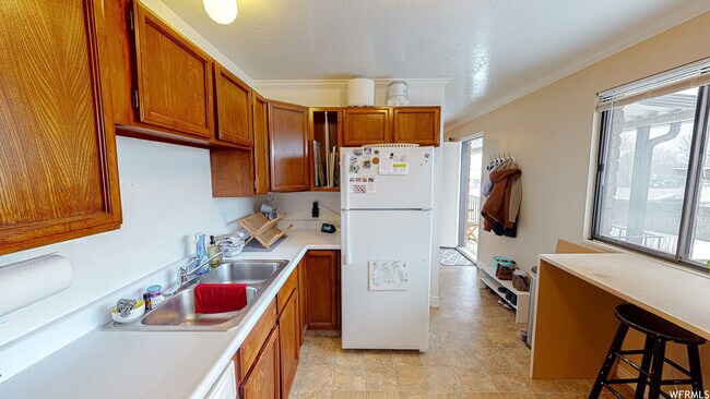 Building Photo - 958 E 500 N