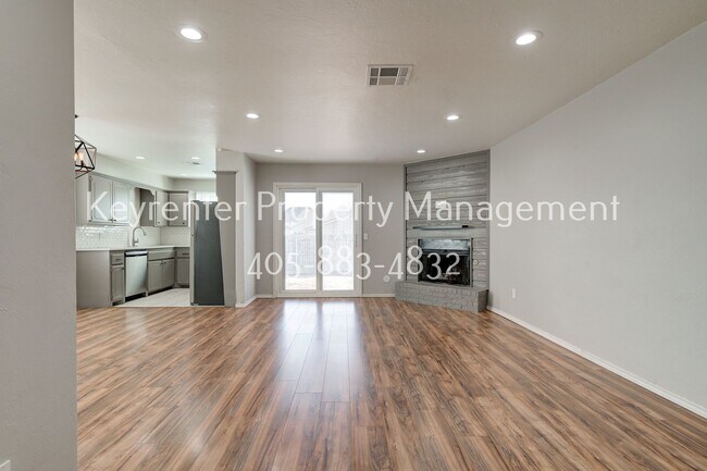 Building Photo - 429 Belmont Dr