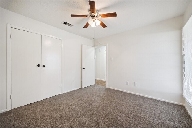 Building Photo - 8302 Bee Meadow Ln