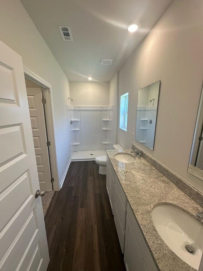 Building Photo - 231 Murphy Ln