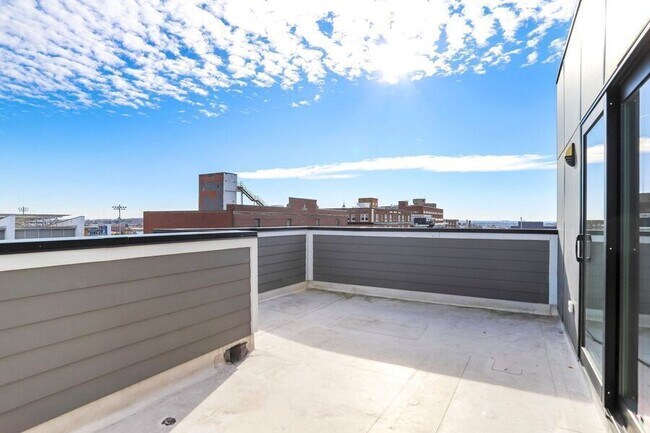 Building Photo - 2812 Georgia Ave NW