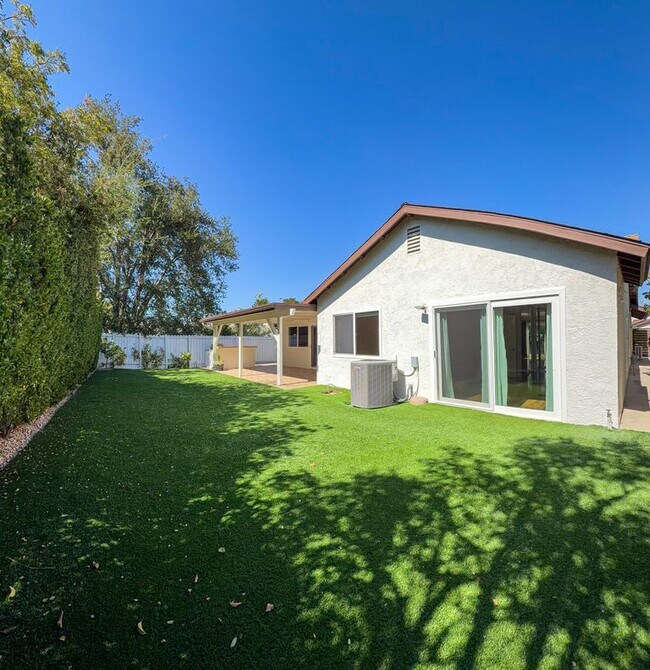 Building Photo - 5445 Sunvalley Ct