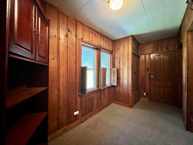 Building Photo - 4310 N Mason Ave