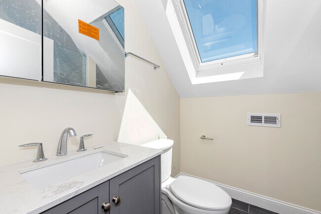 Building Photo - 63 Bradbury Ave