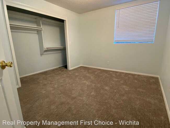 Building Photo - 3 br, 1.5 bath House - 9014 Bluestem St