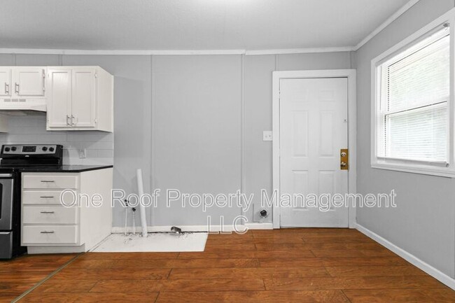 Building Photo - 937 Metropolitan Ave