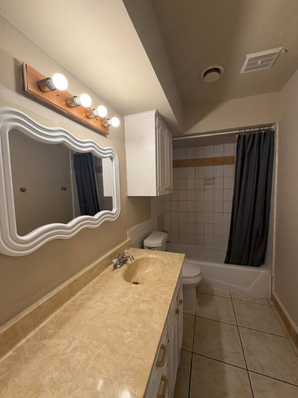 Building Photo - 170 De Chantle Rd