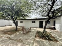 Building Photo - 3564 E Kleindale Rd