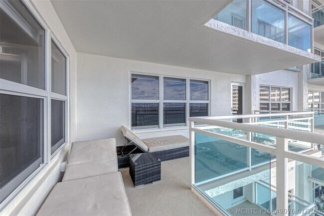 Building Photo - 3900 Galt Ocean Dr