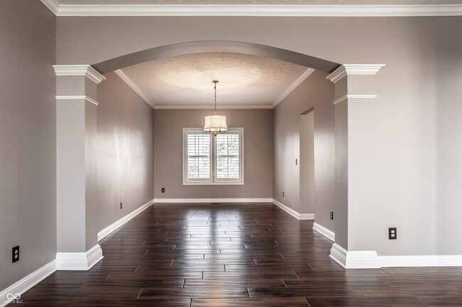 Building Photo - 8102 Fairway Dr