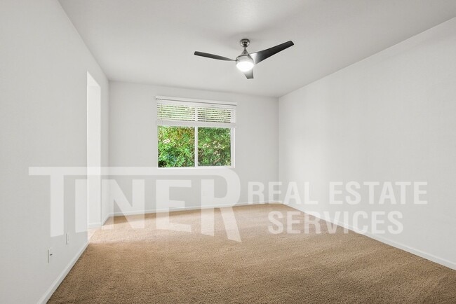 Building Photo - 7449 Thalia Ct