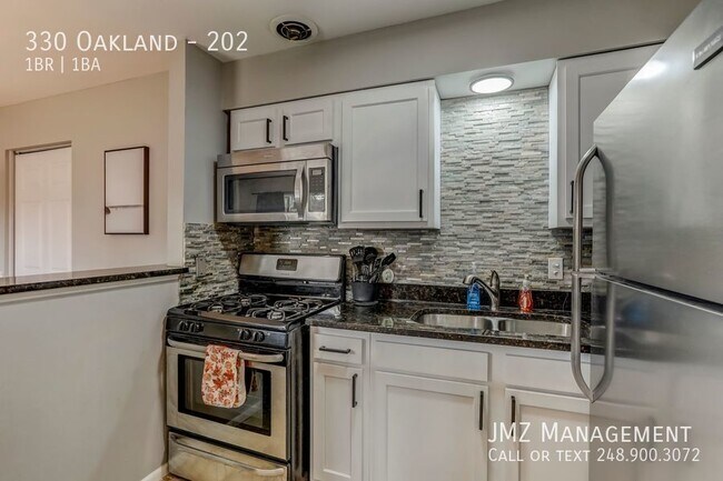 Building Photo - 330 Oakland-202