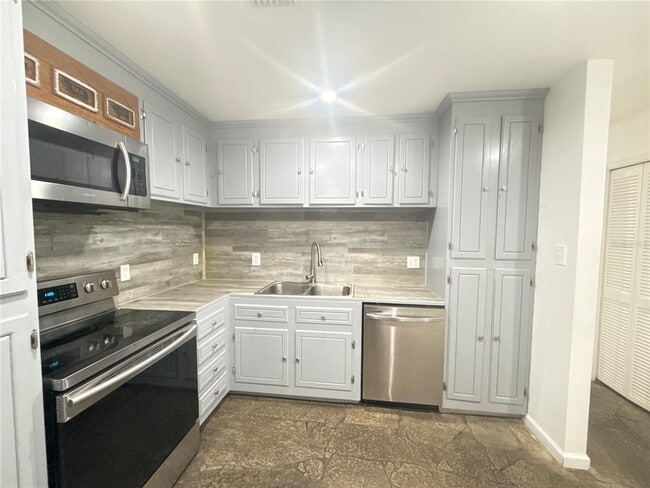 Building Photo - 4694 Pheasant Run Dr