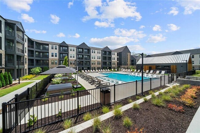 Primary Photo - 7000 Renaissance Pkwy