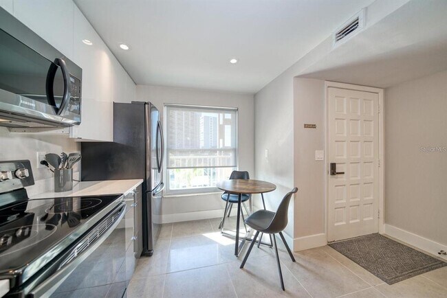 Building Photo - 105 Island Way