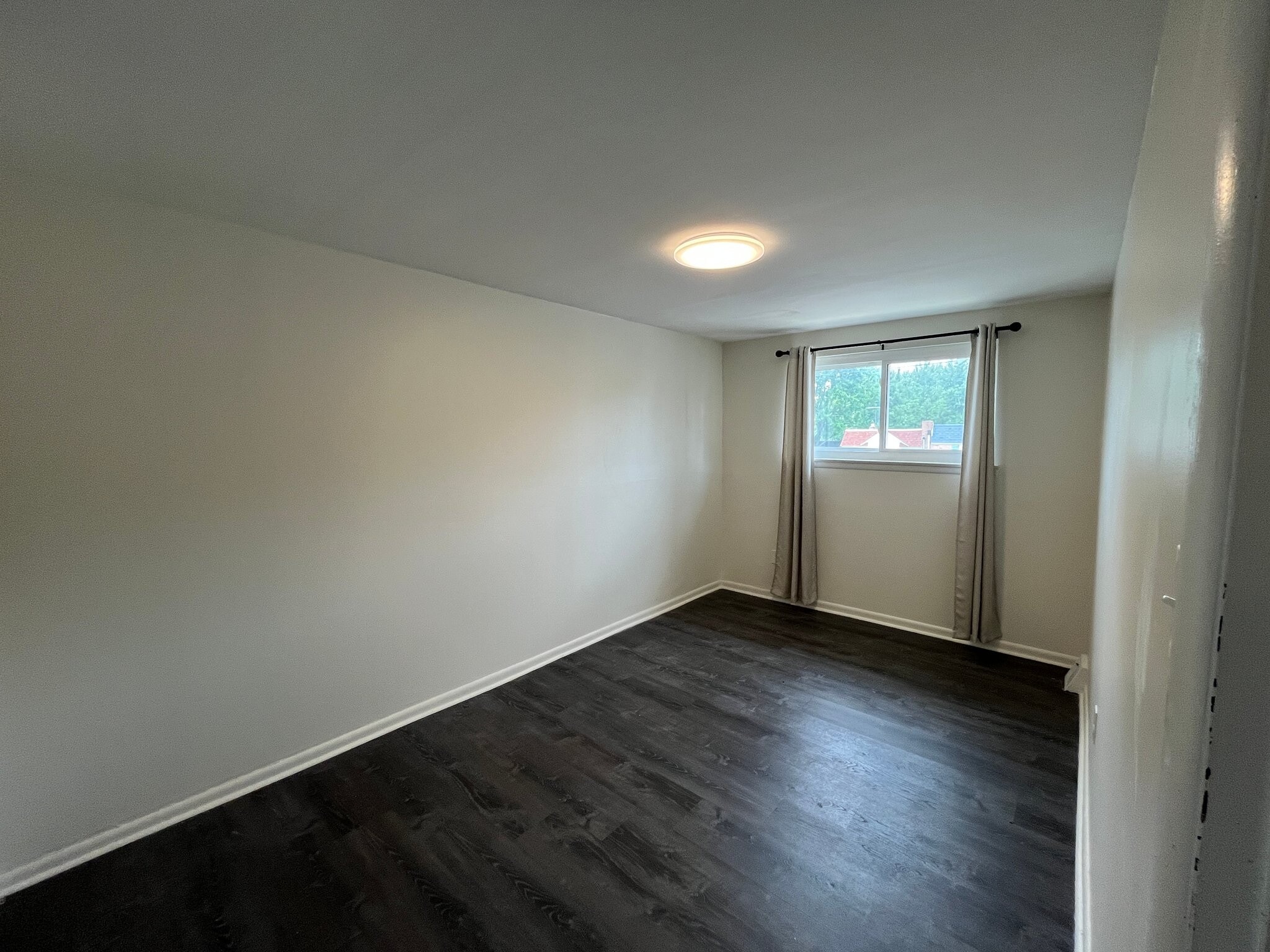 Building Photo - 4227 Greenmount Rd