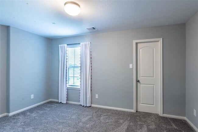 Building Photo - 13142 Silverglen Run Trl