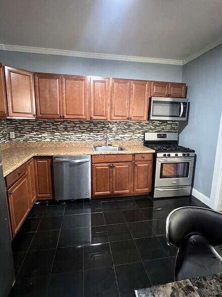 Building Photo - 229 Ashworth Pl