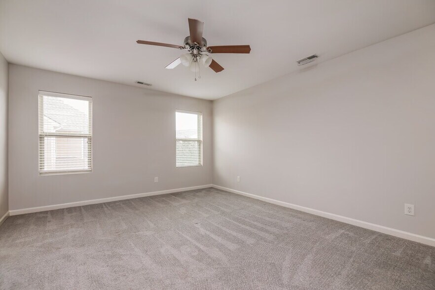Building Photo - 14 Outwater Ridge Dr