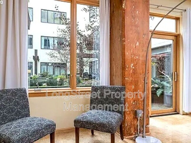 Building Photo - 1420 NW Lovejoy St