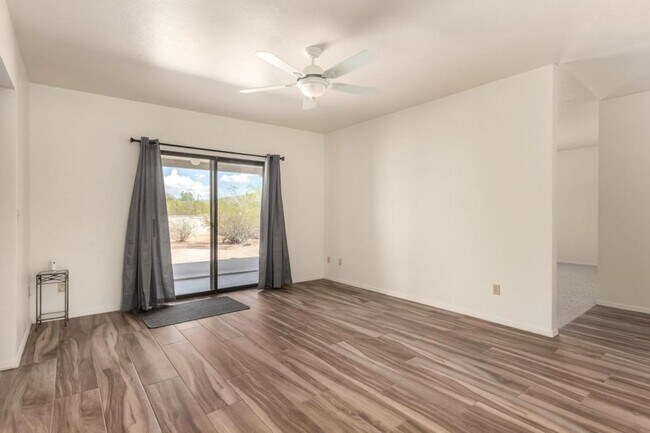 Building Photo - 7880 S Ave De Pina