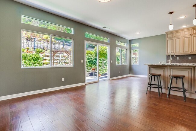 Building Photo - 3 Bedroom Home in Cul De Sac Available Now...