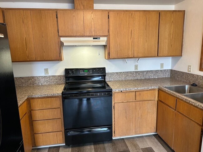 Building Photo - Cute 3-bedroom, 1-bathroom house in Springfield!