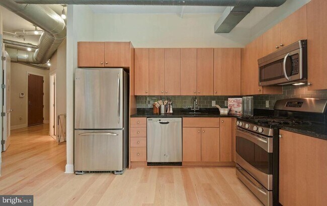 Building Photo - 811 4th St NW