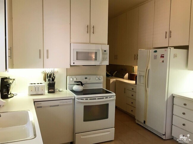 Building Photo - 47483 Marrakesh Dr