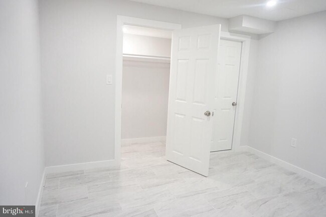 Building Photo - 9003 Fox Lair Dr