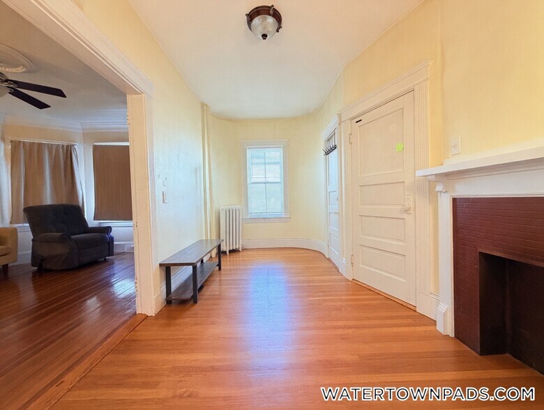 Building Photo - 65 Olcott St