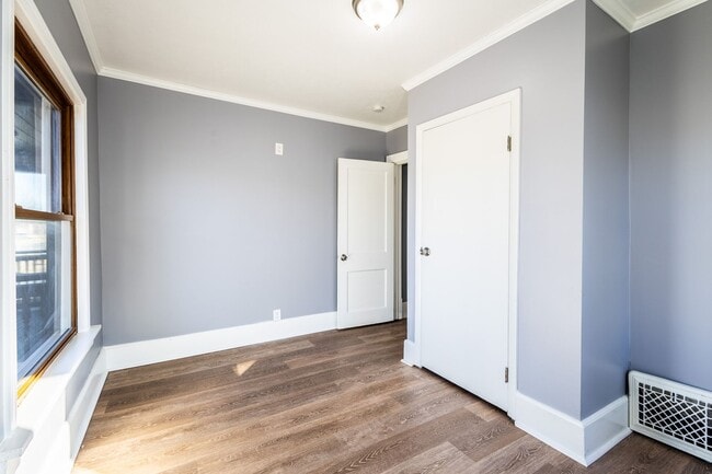 Building Photo - Updated 2 Bed/1 Bath Home with Spacious Detached Garage.