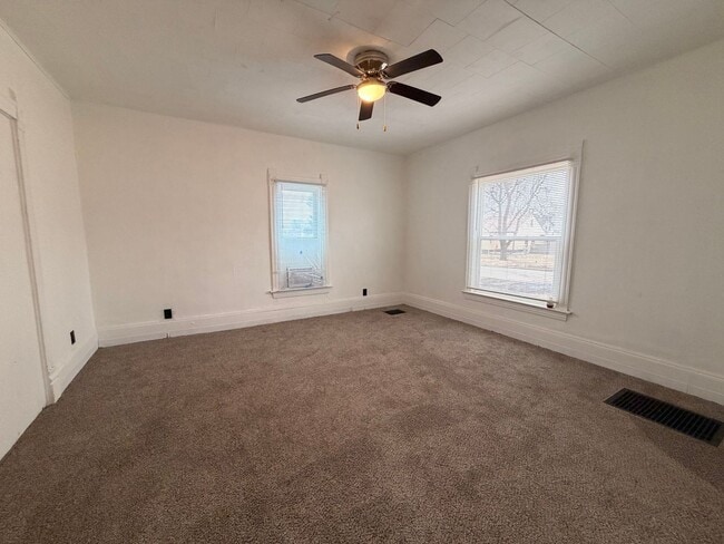 Building Photo - 1802 2nd Ave S