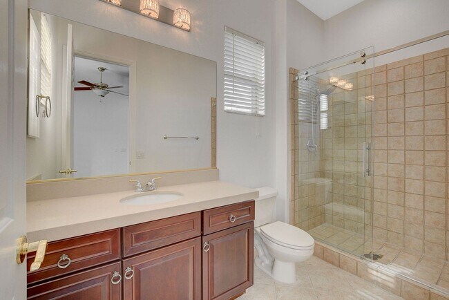 Building Photo - Anthem country Club Golf Community Beauty