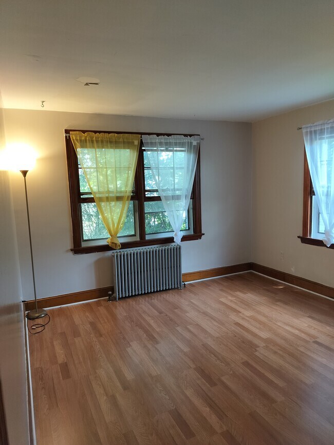 Room #2 - 126 Fanning St