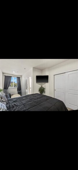 Building Photo - 4100 Albion St