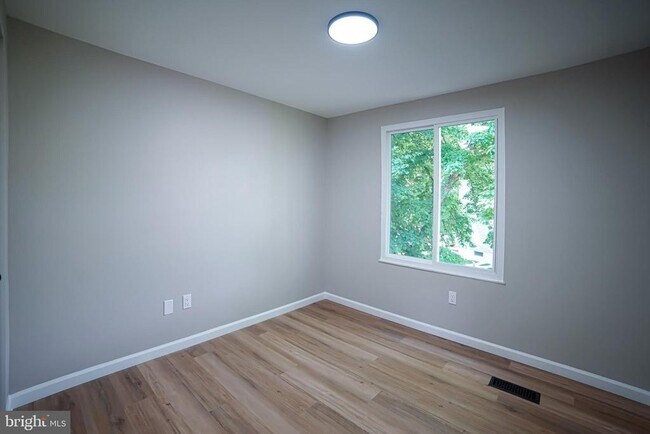 Building Photo - 8278 Wold Den Ct