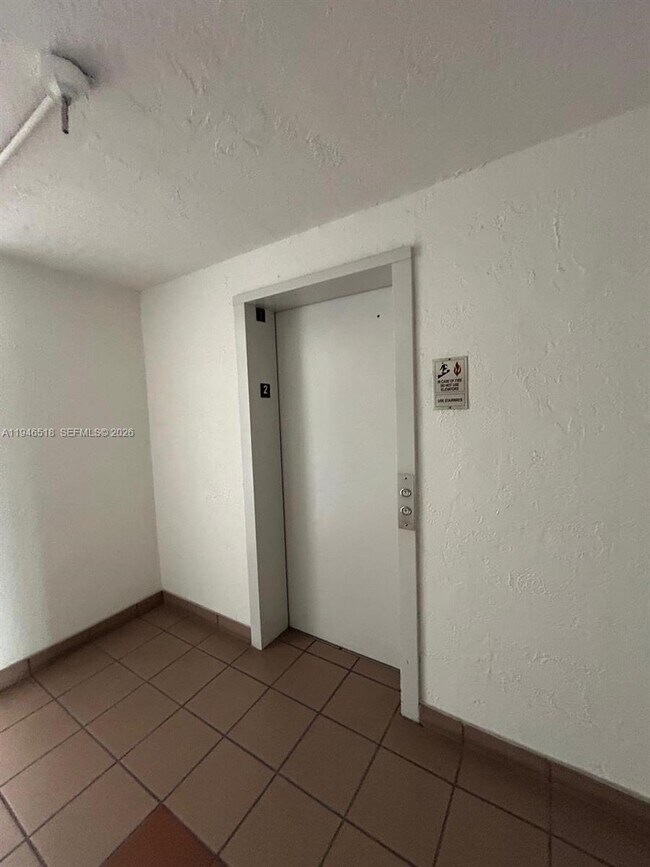 Building Photo - 1666 West Ave