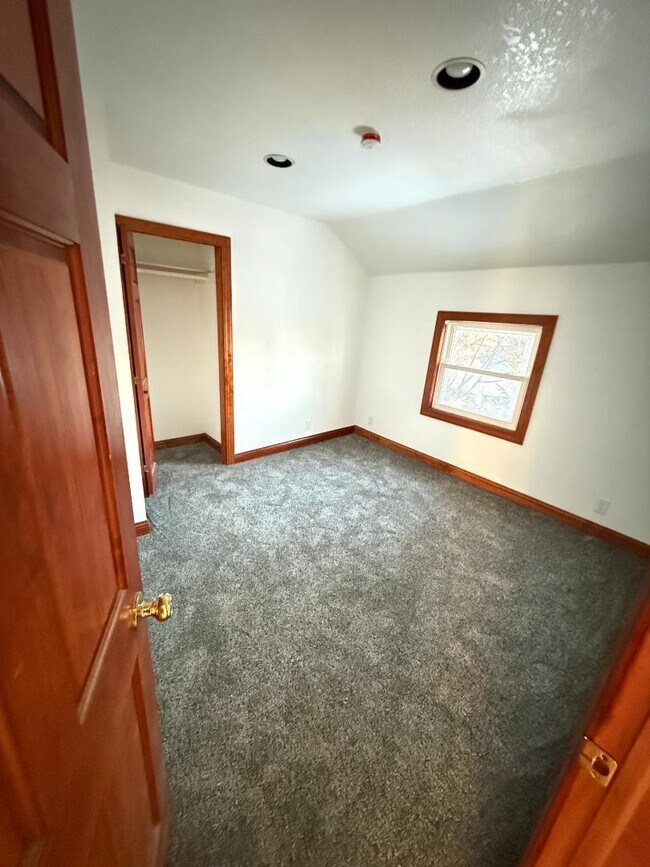 Building Photo - 1103 West Dr