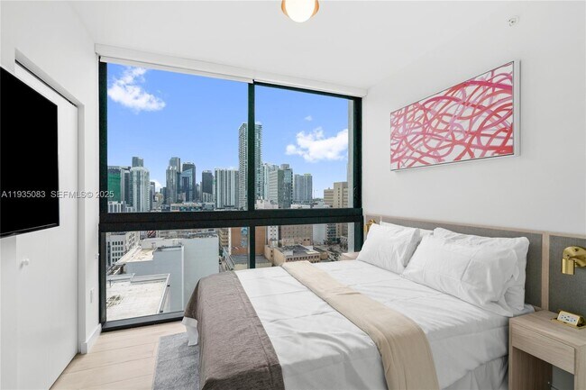 Building Photo - 225 N Miami Ave