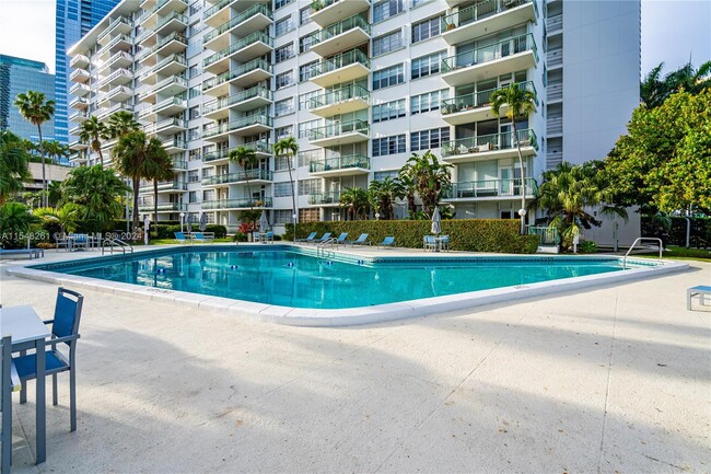 Building Photo - 1408 Brickell Bay Dr