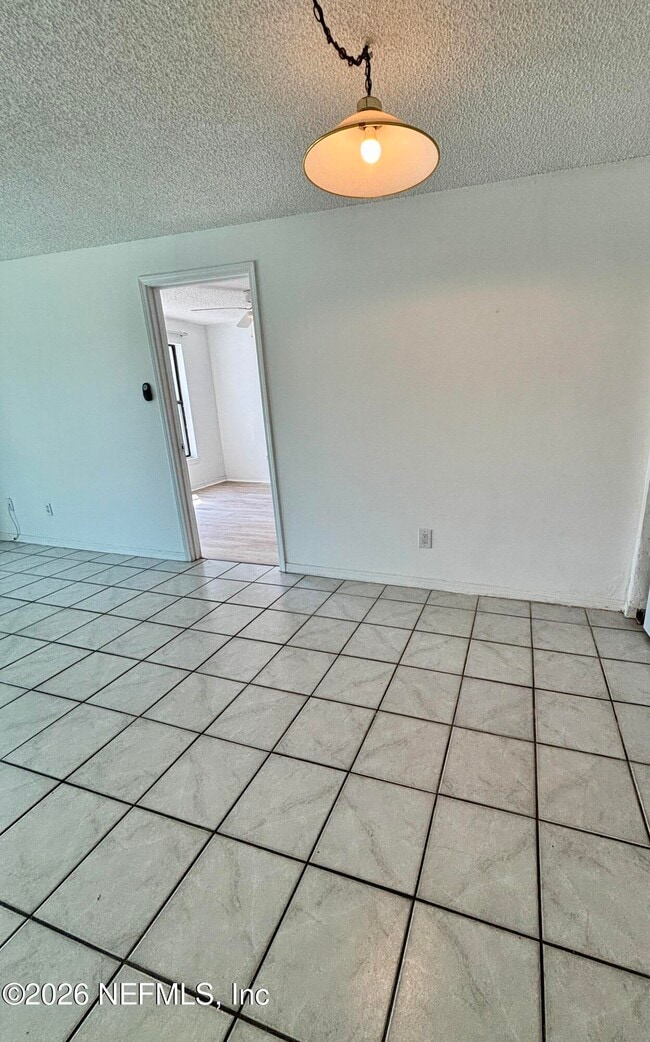 Building Photo - 221 6th St S